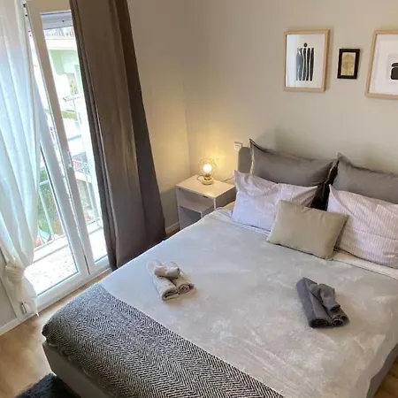 Cl μπροστά στην λιμνη Apartmán Kastoria